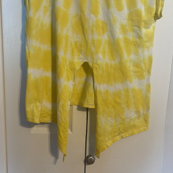 LINI Corrine twist front short sleeve tee in yellow and white size small NWT - Picture 7 of 10